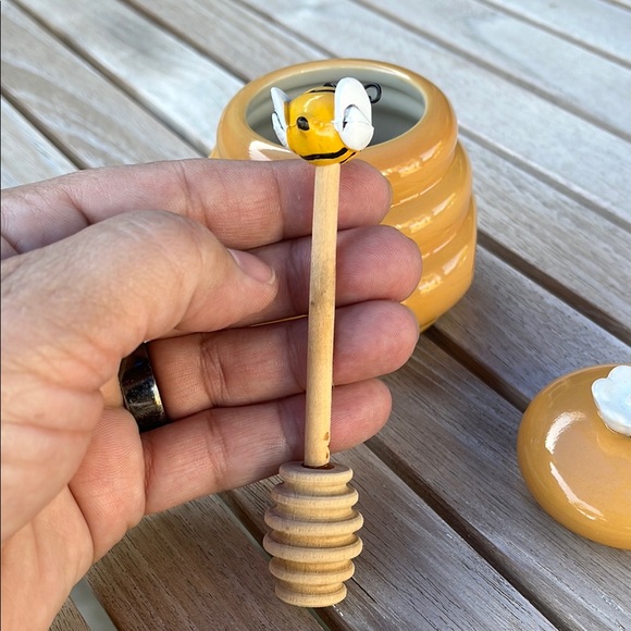 Honey Pot with Bee Dipper - Picture 13 of 16